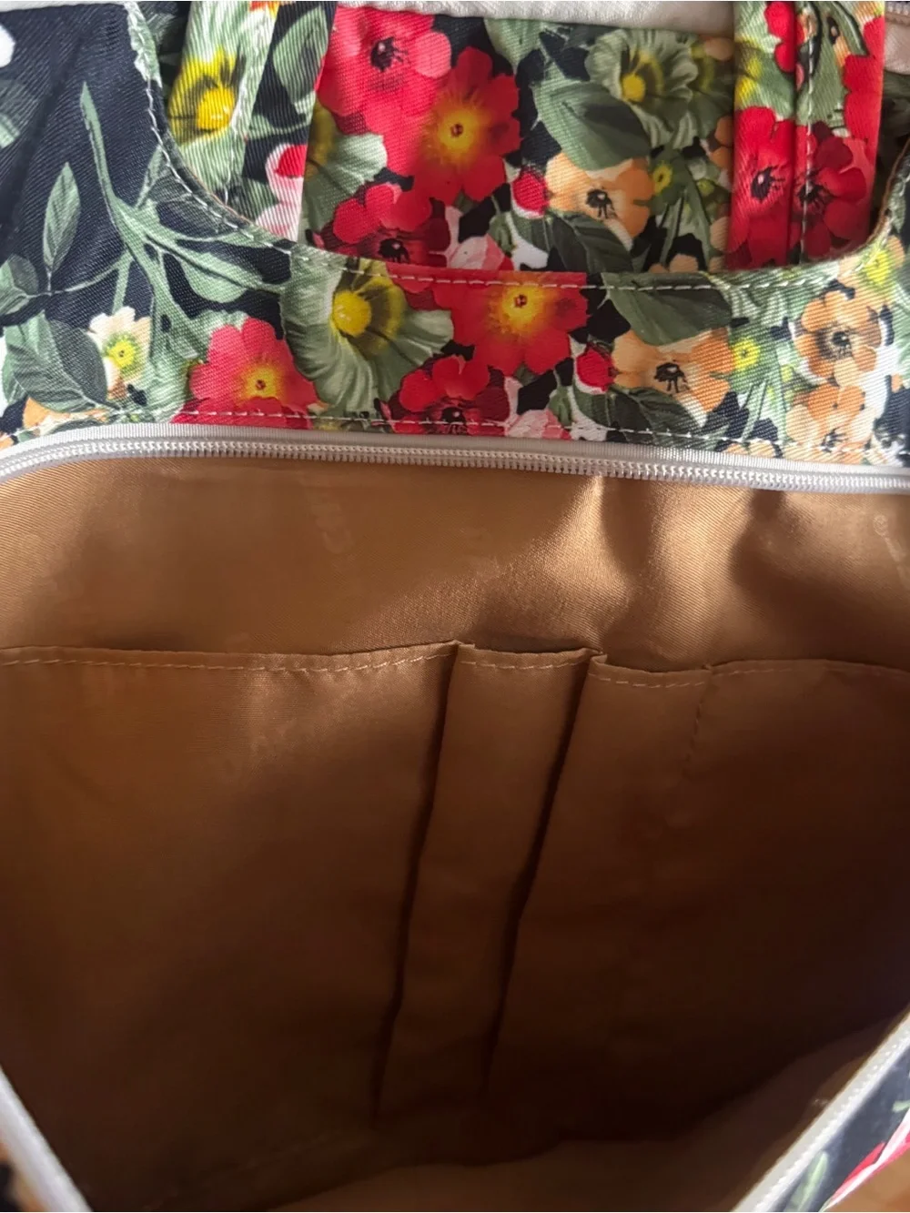 Dashee Pinrose floral Laptop case NWOT w/ strap soft interior